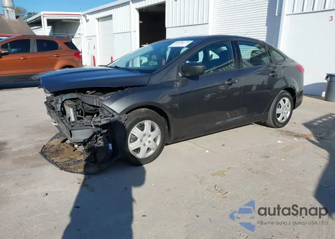 2016 Ford Focus S z USA, uszkodzony, nr VIN 1FADP3E26GL262175